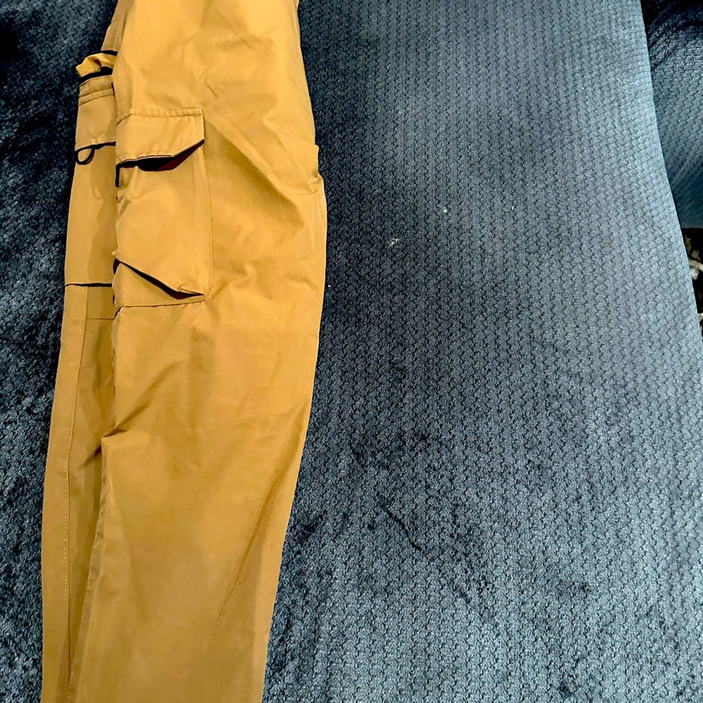 Multiple pockets pant